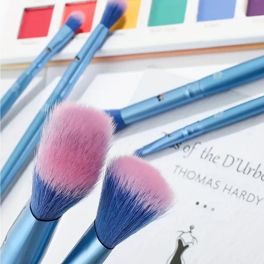 Stitch Makeup Brush Set in Blue and Pink - Picture 3 of 6